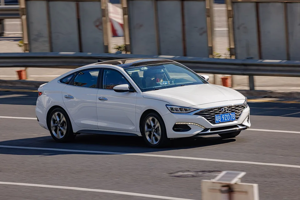 Hyundai Lafesta I (SQ)