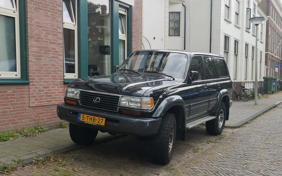 Lexus LX I (FZJ80)