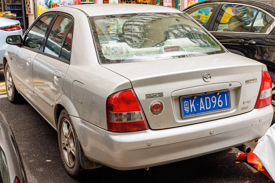 Mazda 323 VI (BJ)