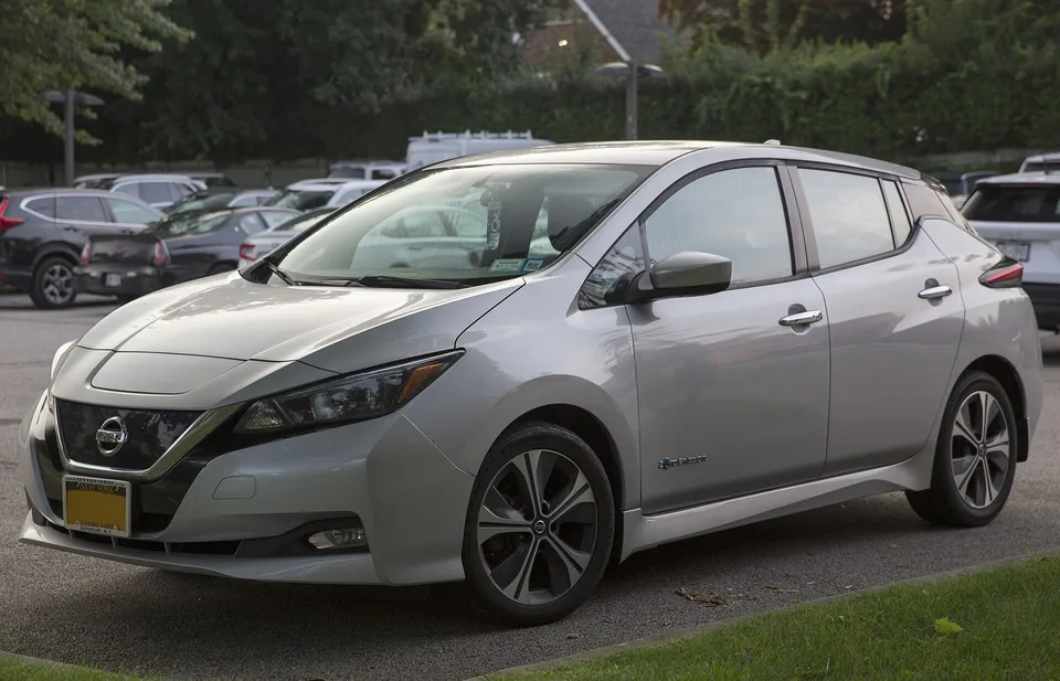 Nissan Leaf ZE1