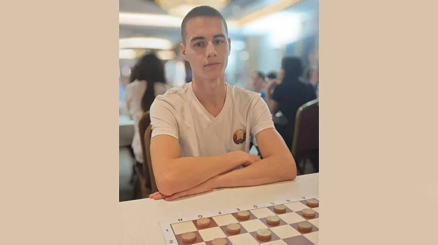 Тихонов стал чемпионом мира по шашкам‑64 в рапиде