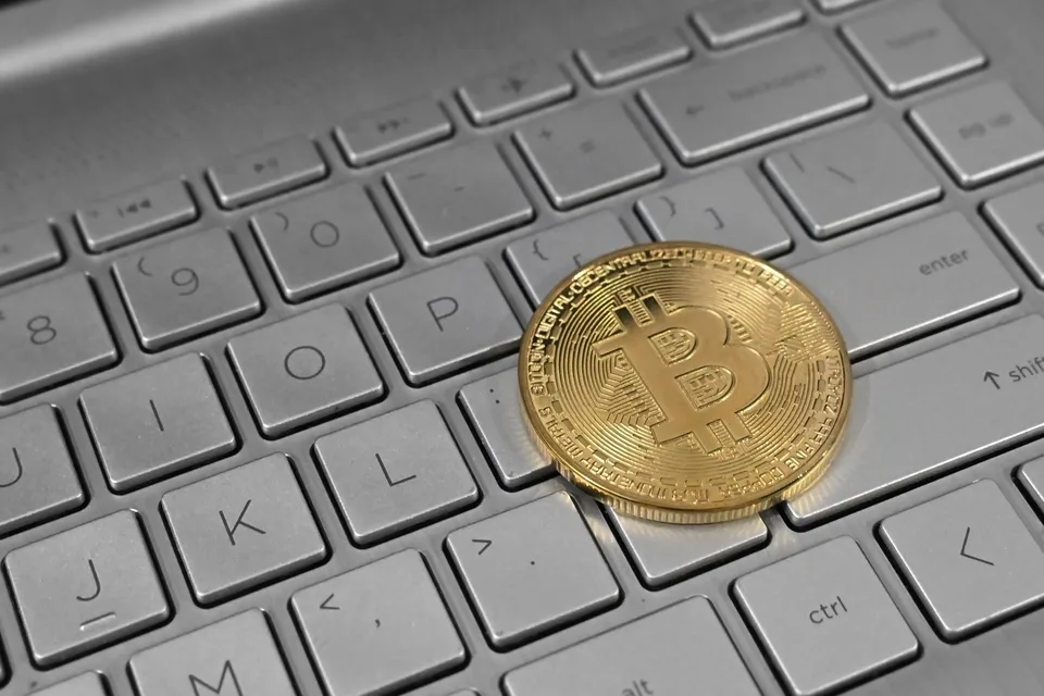 Токен Morpho просел после слов чиновницы SEC, что DeFi не выходит из-под закона