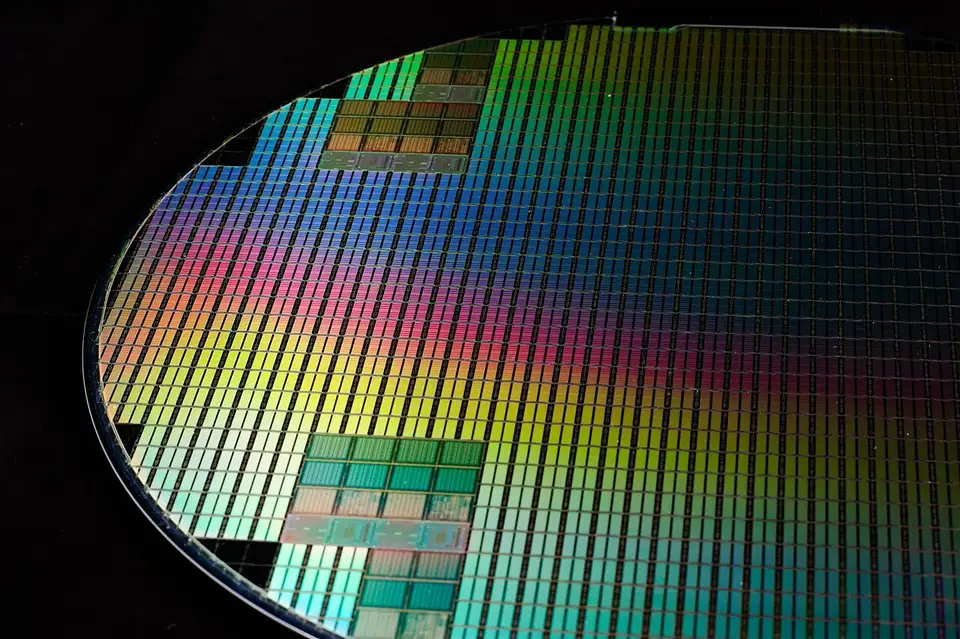 Рекордная прибыль не удержала акции Samsung от падения, выручка TSMC выросла на 54,6%