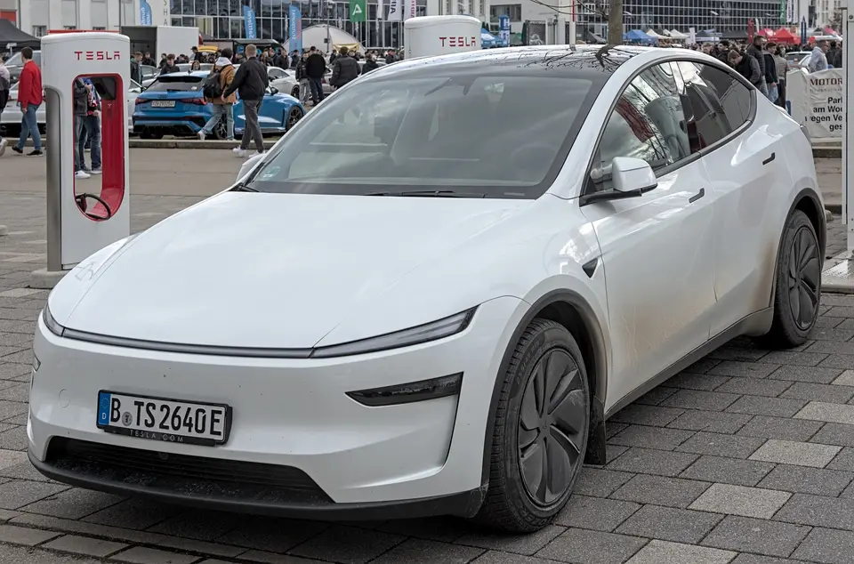 486 532 машины. Tesla поставила в третьем квартале больше автомобилей, чем ждали аналитики