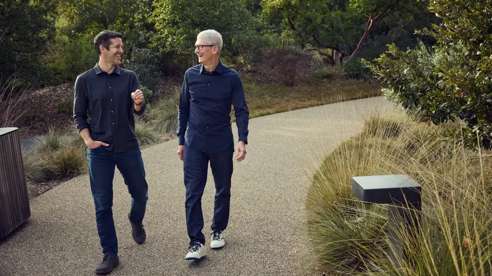 Джон Тернус сменил Тима Кука на посту гендиректора Apple
