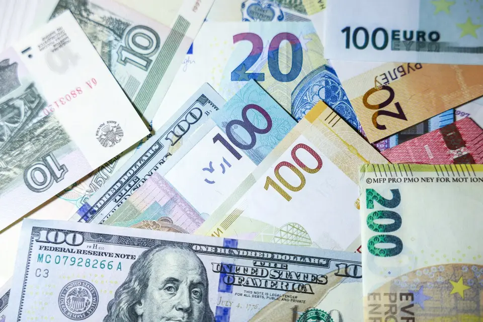 На торгах 10 сентября доллар подешевел до 3,0197 рубля